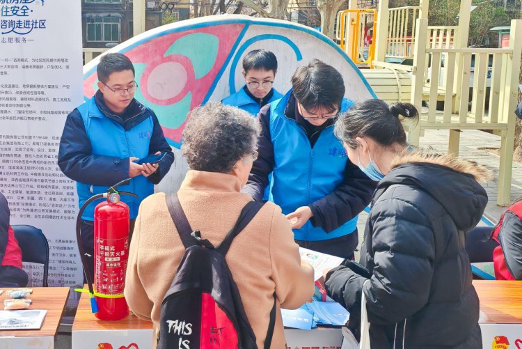 中建八局西北公司开展“消防宣讲守平安 志愿服务护家园”“建证未来”志愿服务活动